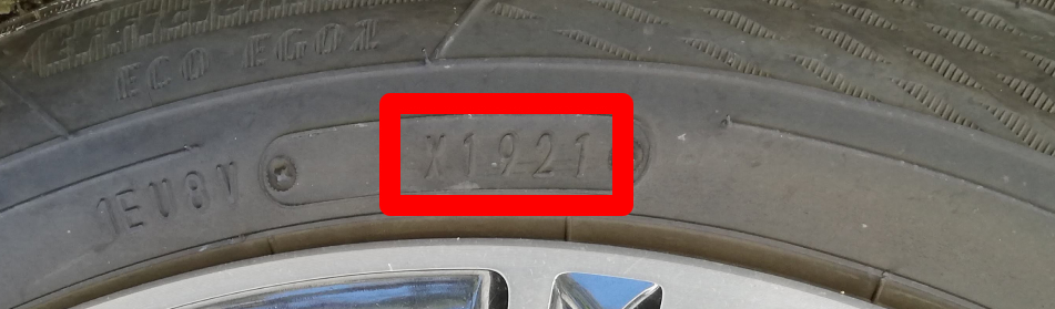 無地・新色登場！ グッドイヤー 305/30R21 タイヤ 22年42週製造